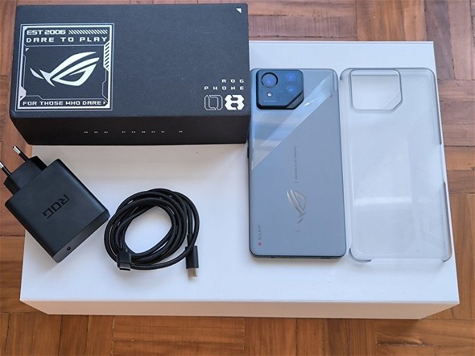Asus ROG Phone 8 case and accessories