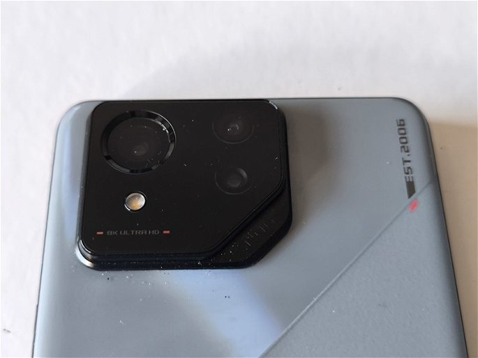 Задна камера на Asus ROG Phone 8