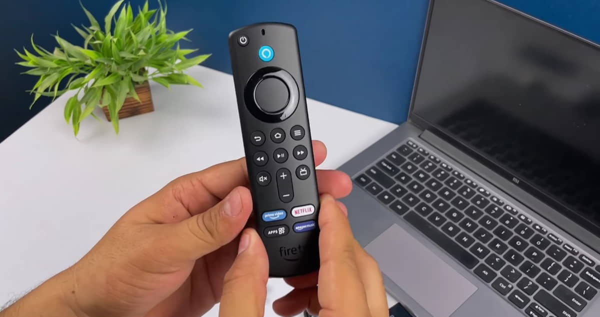 Yakadzama Ongororo yeFire TV Stick ine Alexa Voice Control