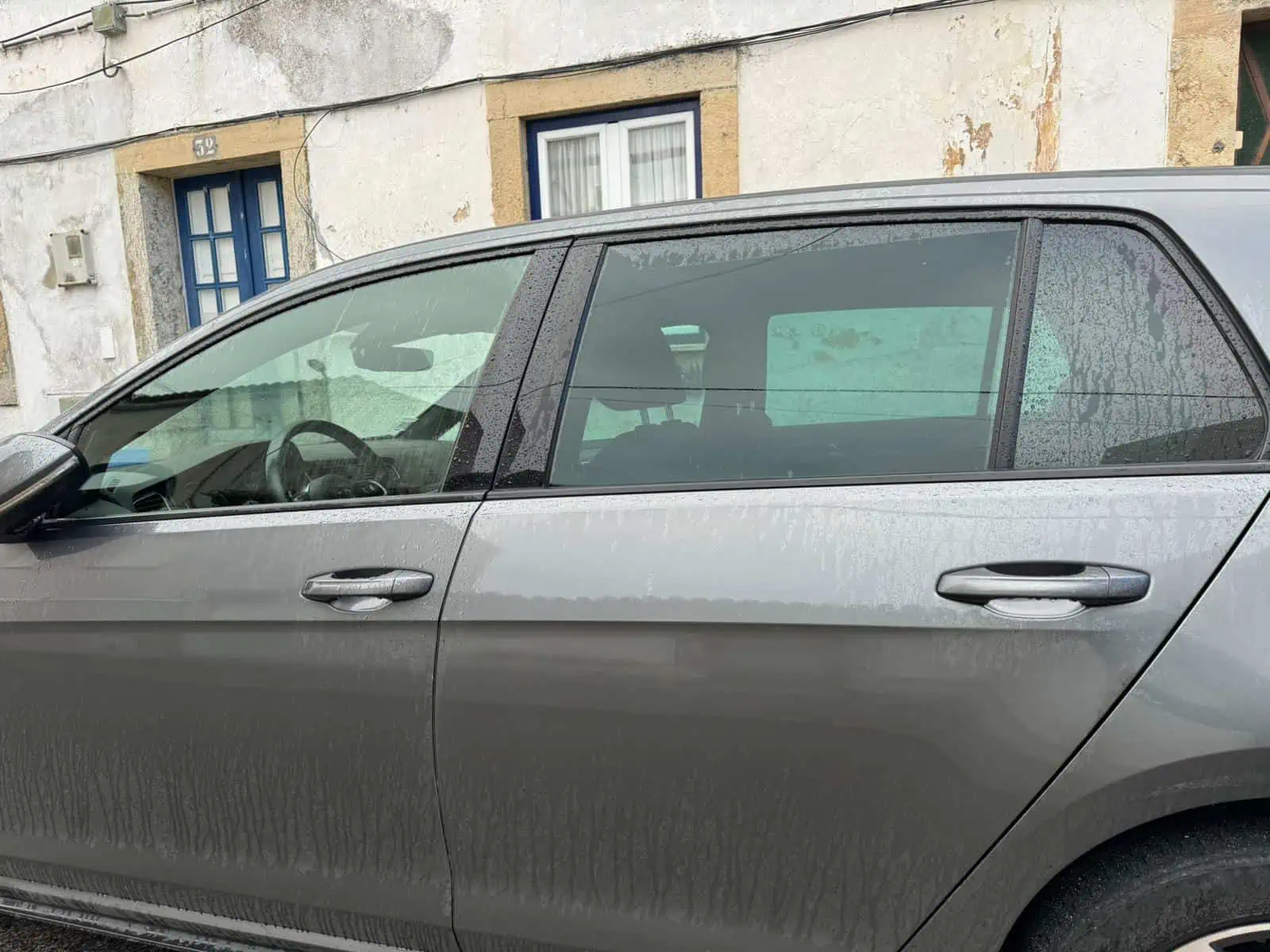 Devuelve el automóvil, accidentes de color del automóvil, daña el automóvil