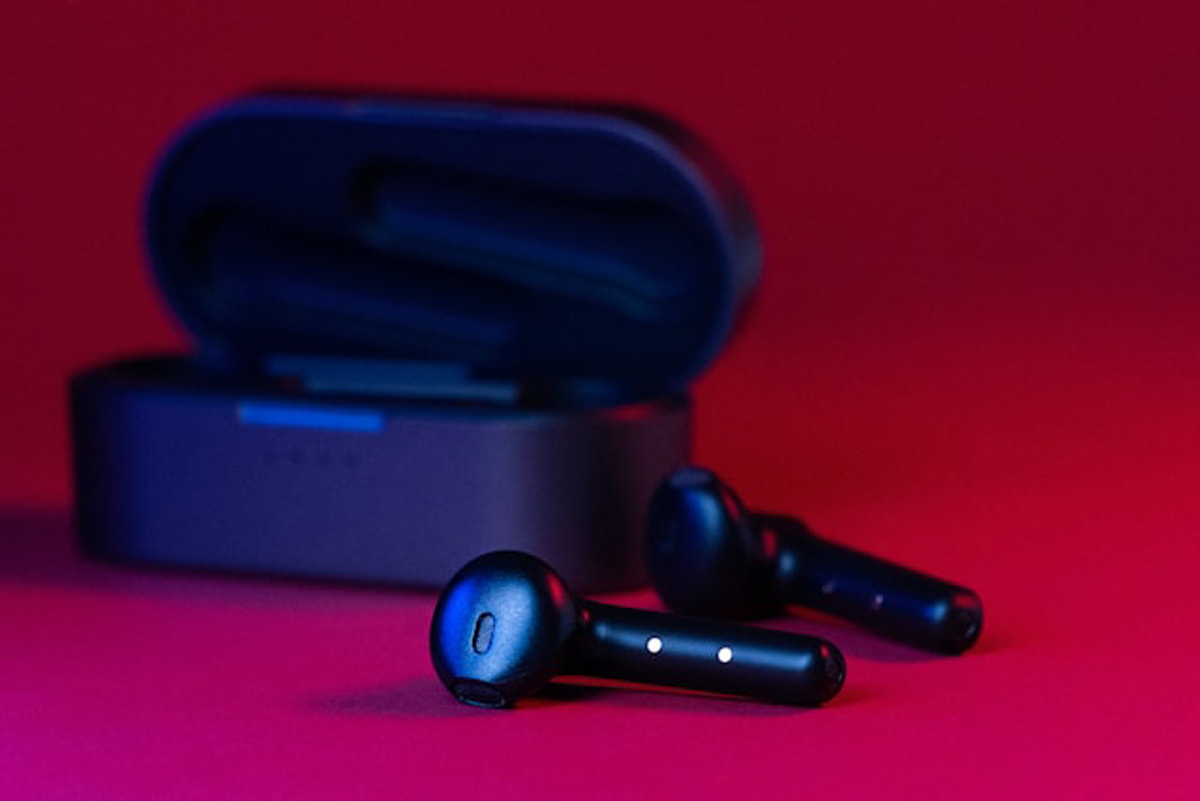 ¿Cuál es la diferencia entre auriculares inalámbricos y Bluetooth?