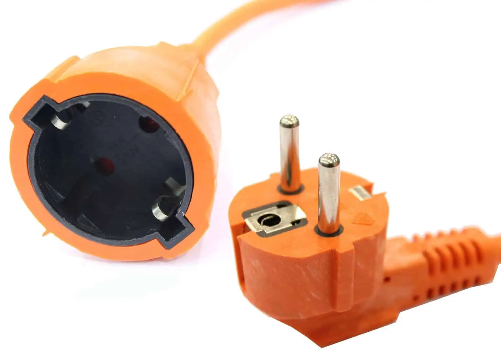 ¡Cinco cosas que no deberían conectarse a una extensión eléctrica!