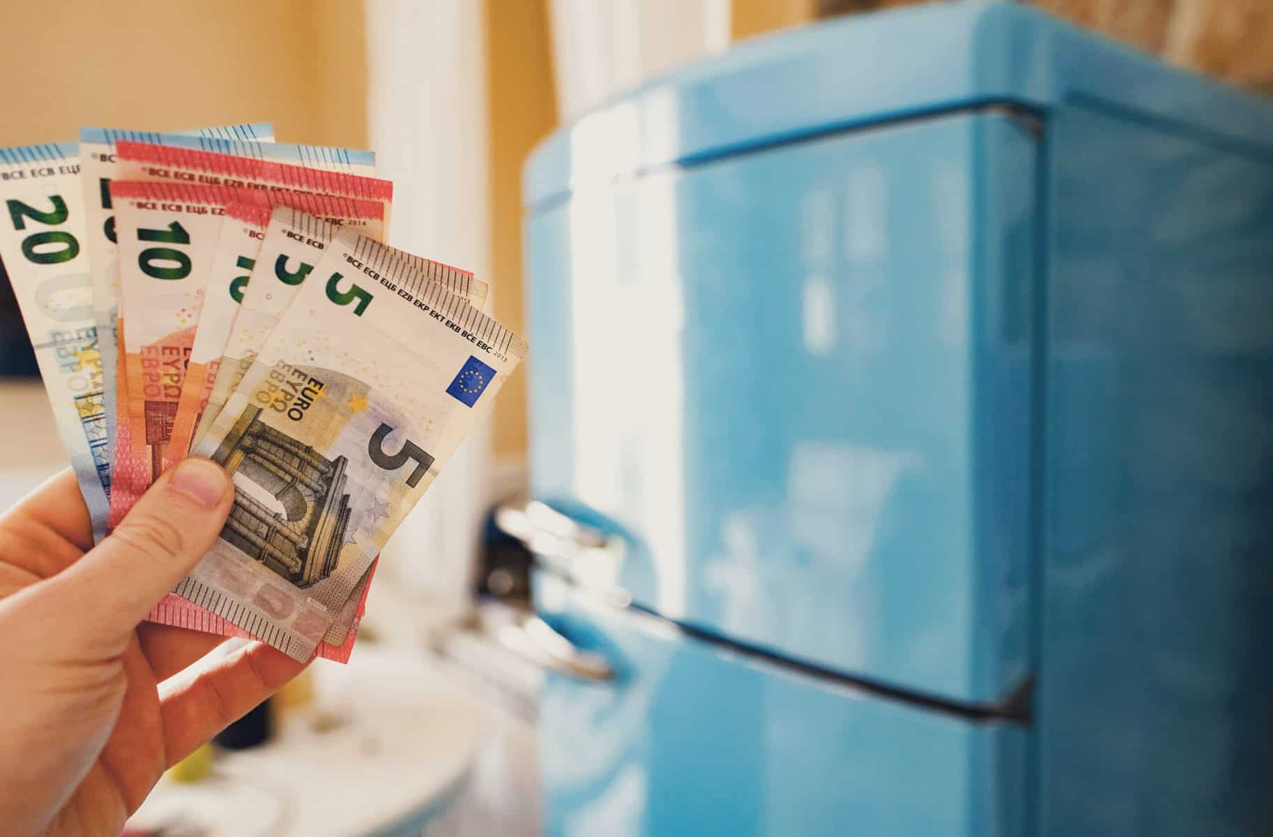 El refrigerador ahorra dinero; después de todo, ¡la alta factura de electricidad podría ser culpa de su refrigerador!