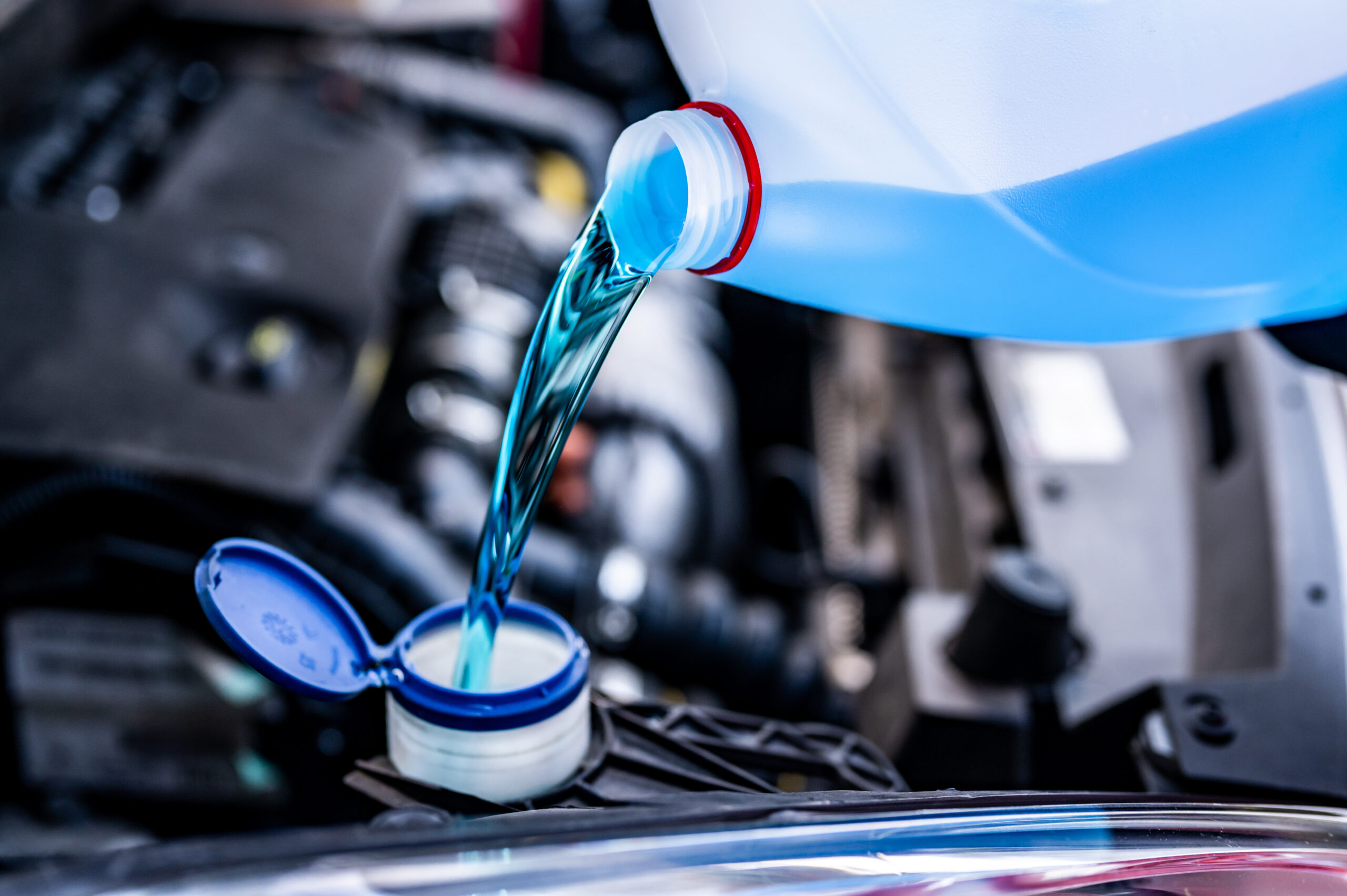 líquido de enfriamiento con el motor caliente