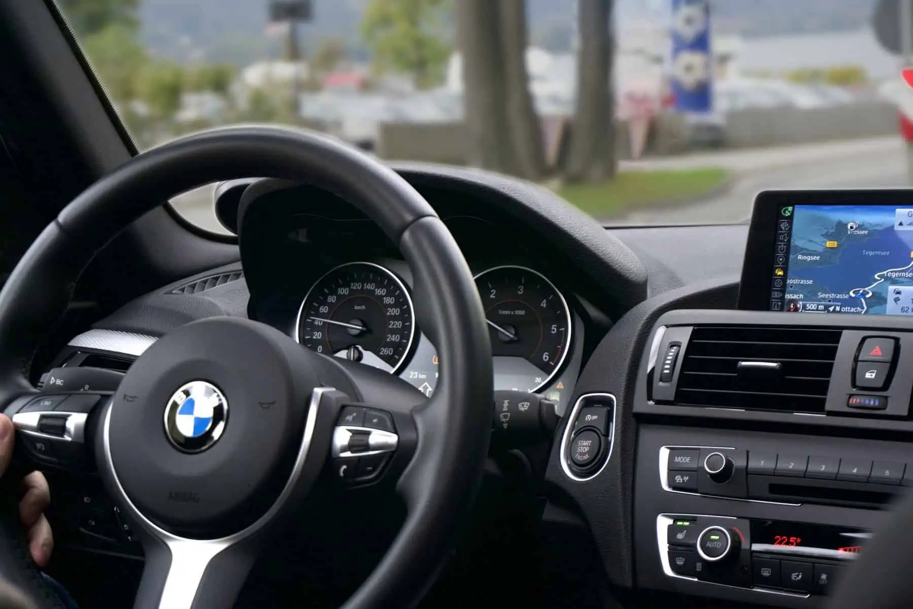 Volante limpio para el automóvil