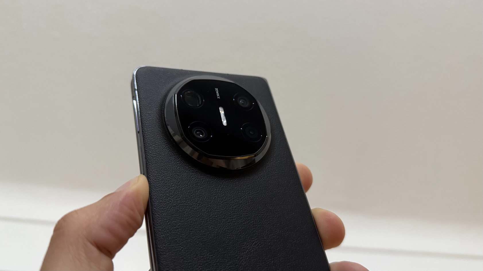 Huawei Mate X6 (revisión): es un plegado increíble que no comprará