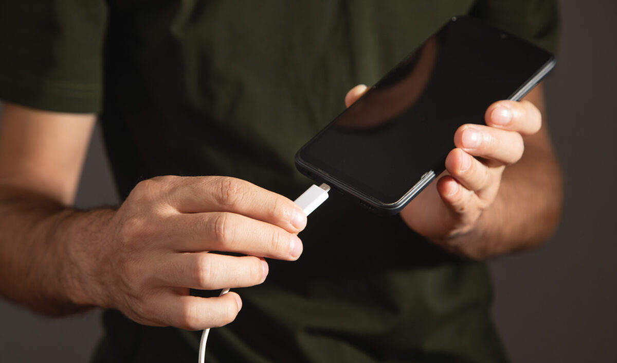 Llama al teléfono inteligente, teléfonos inteligentes con dos puertos USB-C