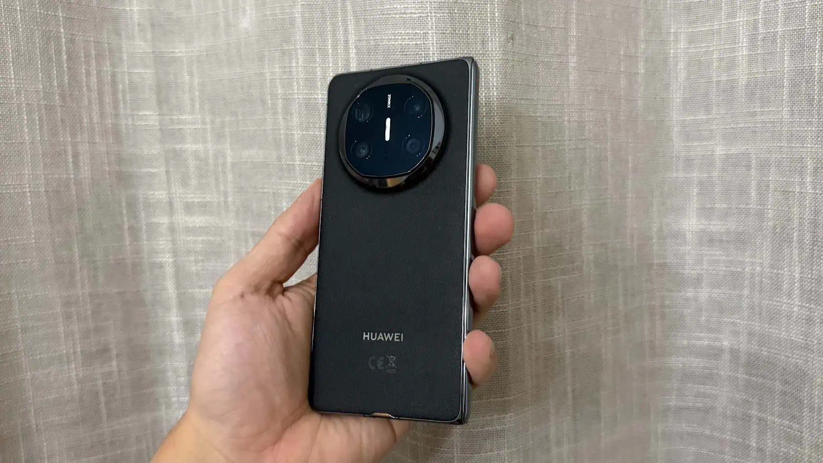 Huawei Mate X6 (revisión): es un plegado increíble que no comprará