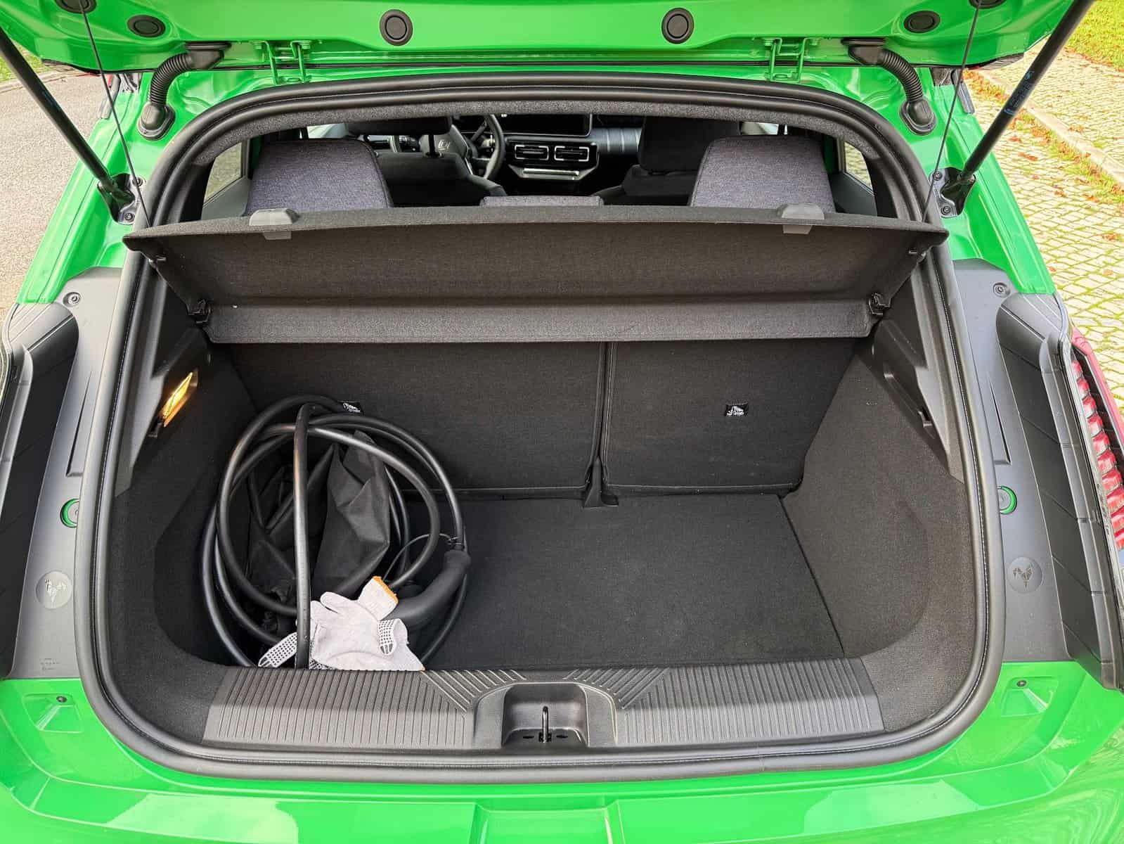 (Prueba) Renault 5 - ¡Pequeño eléctrico que propaga magia! bosquejo