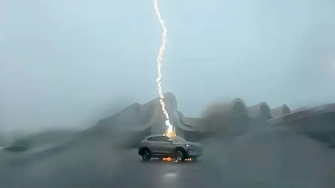 Byd Song Plus para ser golpeado por The Lightning