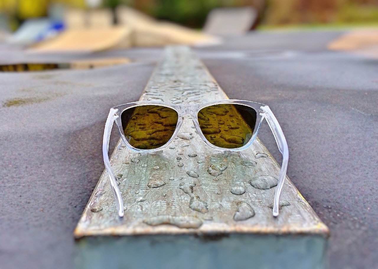 El detalle en las gafas de sol que pueden estar arruinando su visión