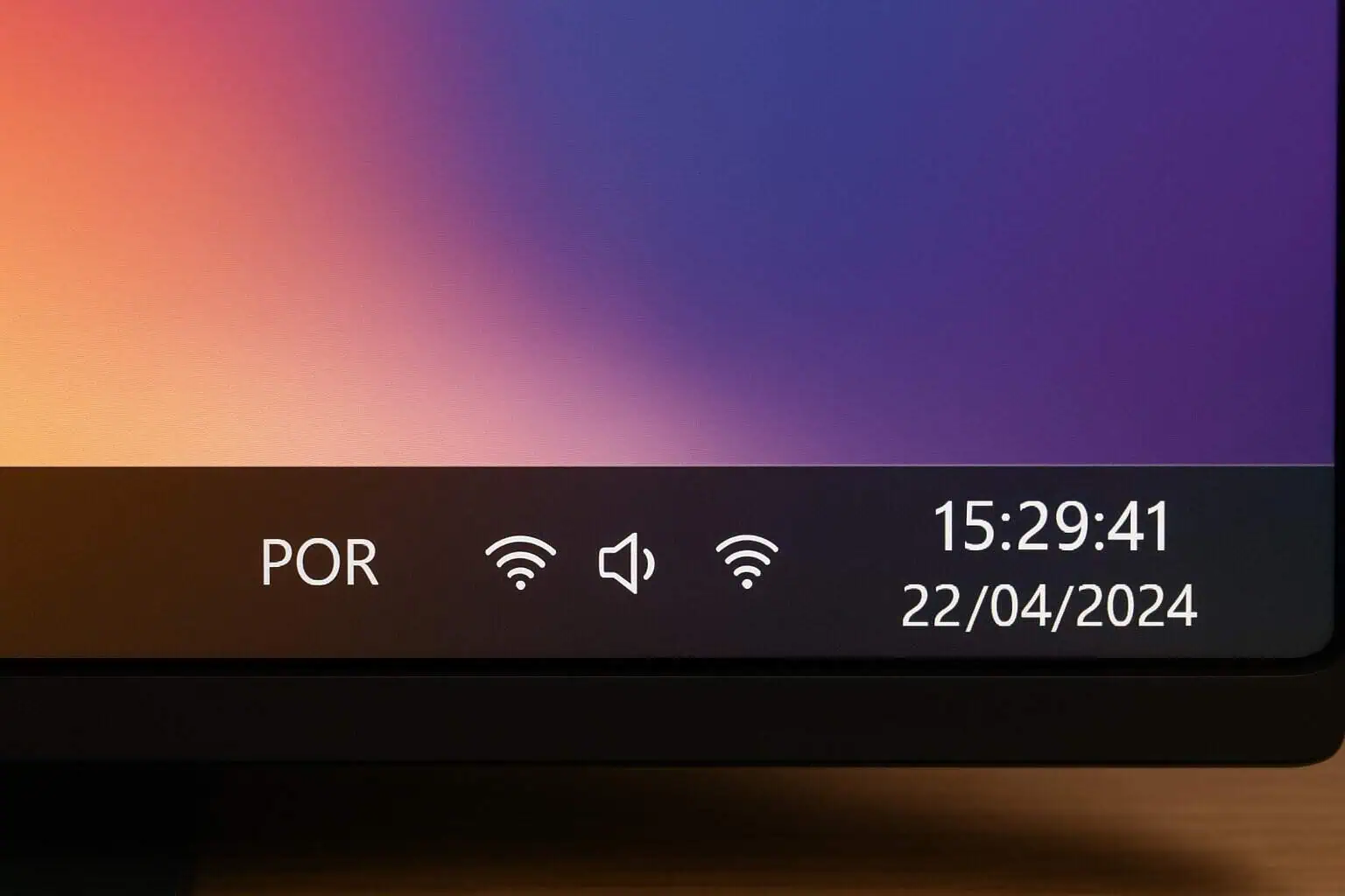 ¿Activar segundos en el reloj de Windows 11 gasta batería?