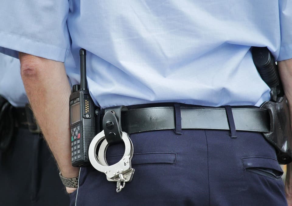 Policía Judicial ataca escuelas, se realiza operativo STOP