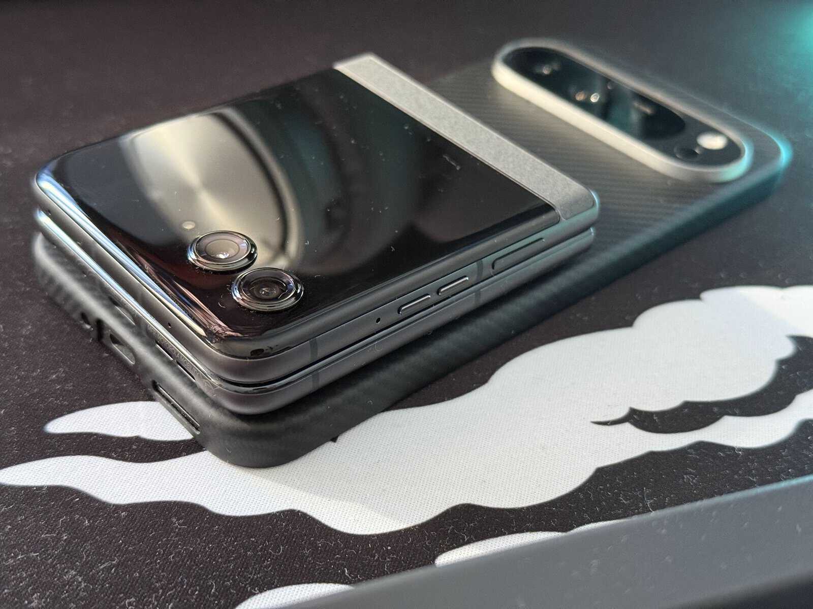 (Mini-revisión) Motorola RAZR 50: ¡Finalmente de vuelta! bosquejo