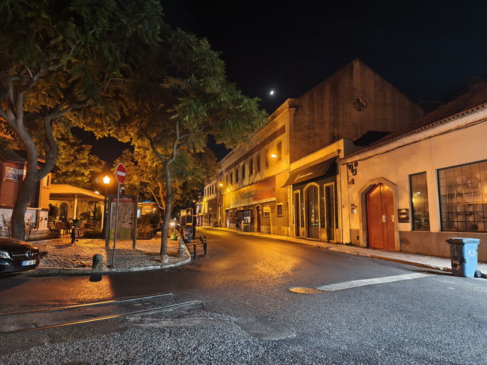 Principal, afuera de la noche
