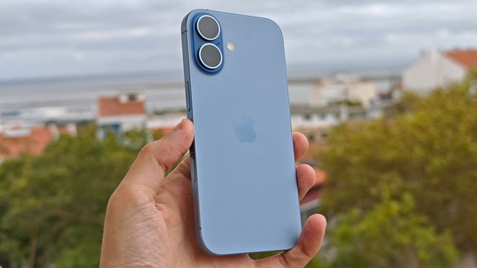 iPhone 17