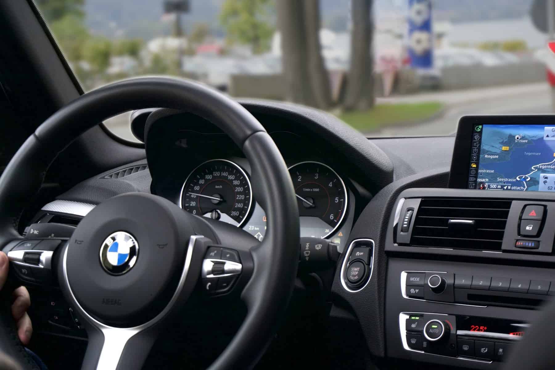 volante de coche limpio