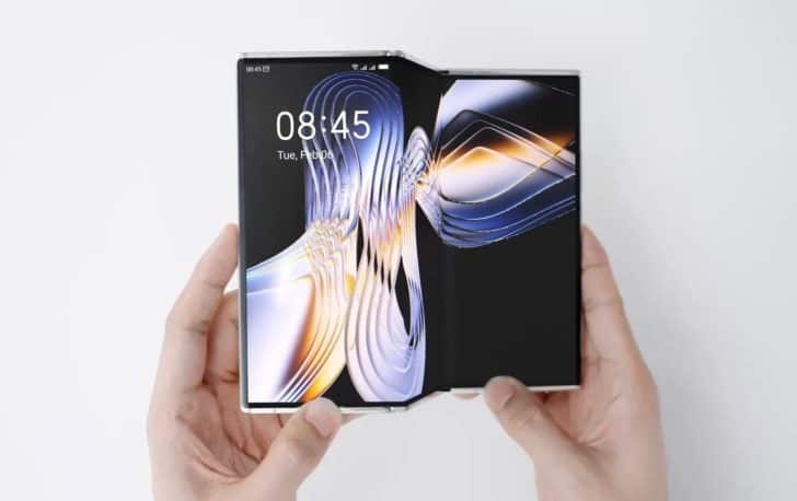 ¡El teléfono inteligente triple es todo lo que los plegables no son!