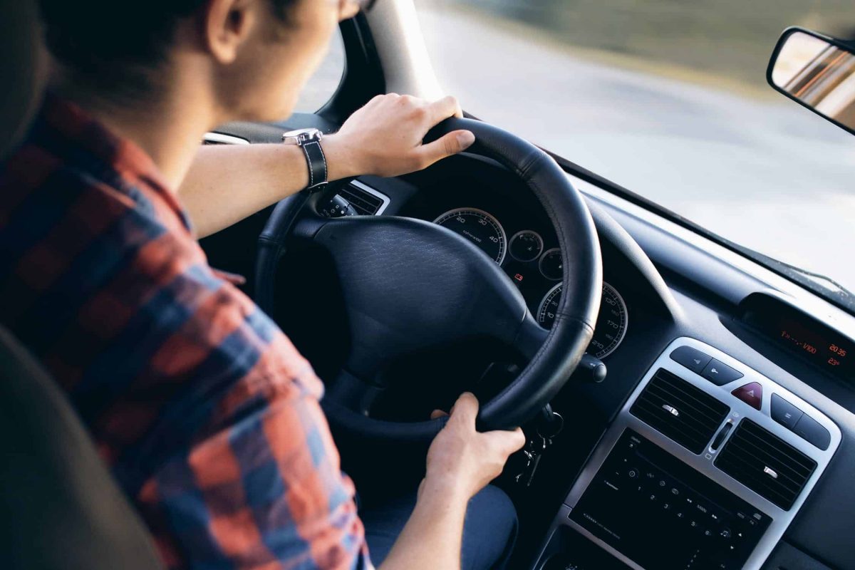 Android vs iPhone: ¿Quiénes son los mejores conductores en la carretera?