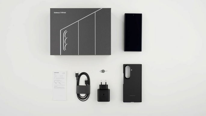 Unboxing del Galaxy Z TriFold
