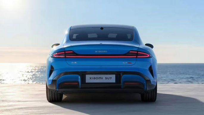 Xiaomi SU7 trasera