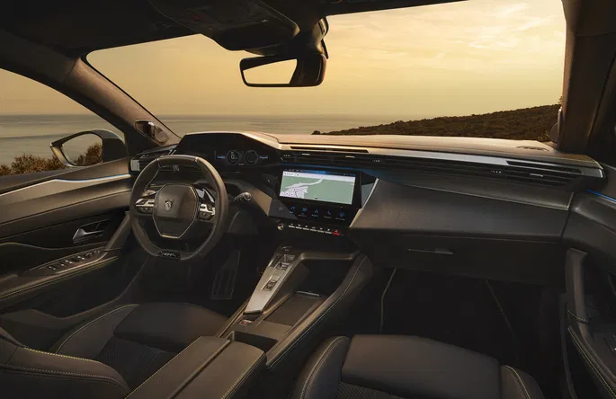 Interior del Peugeot E-408