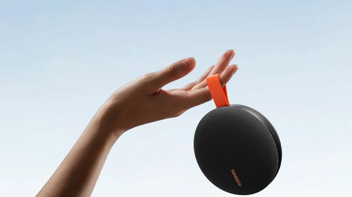 Xiaomi Bluetooth Essential en la mano
