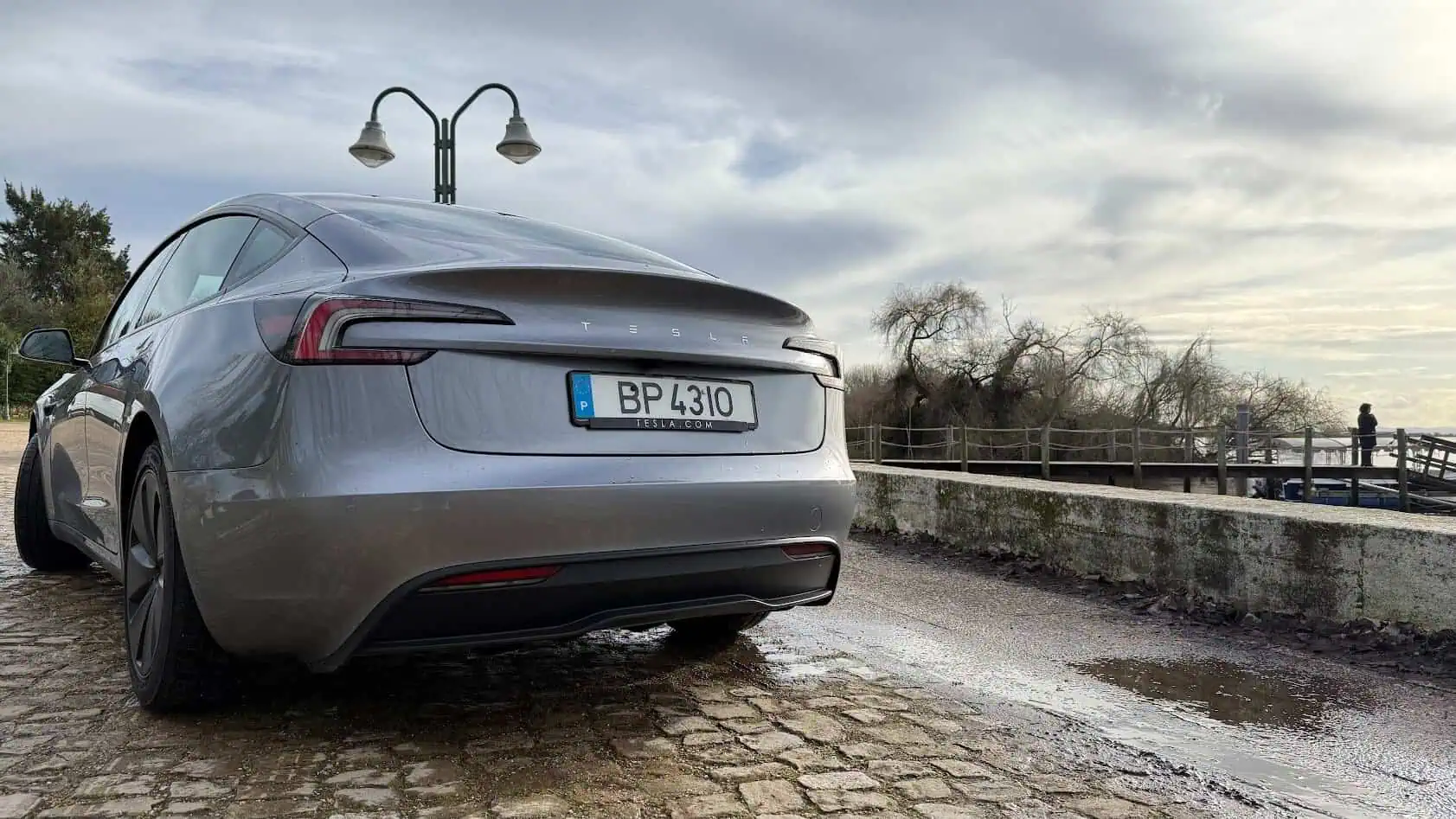 Tesla modelo 3 (2025): ¿sin luces intermitentes ni marchas?