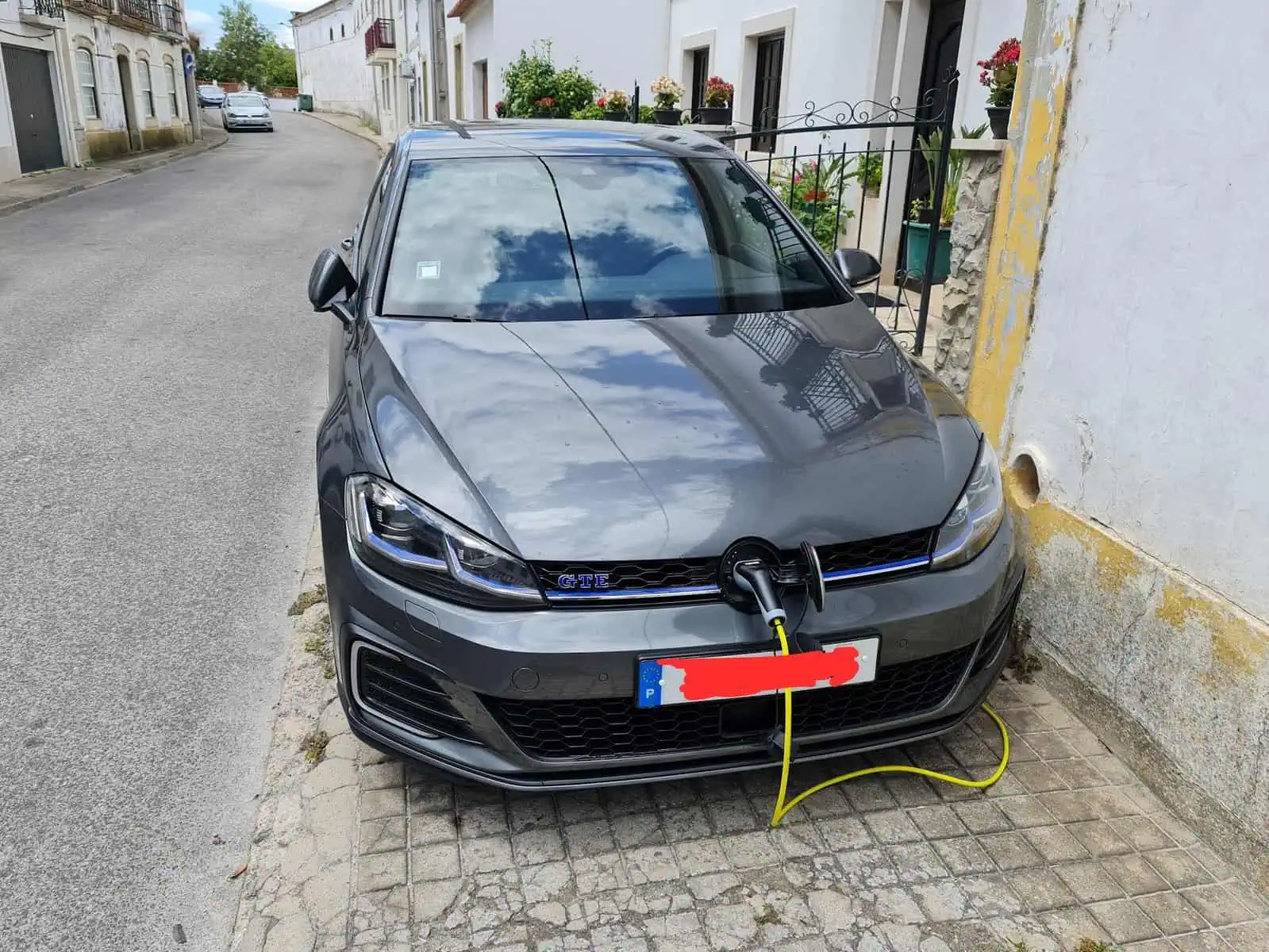 Me multaron por cargar mi coche eléctrico fuera de mi casa