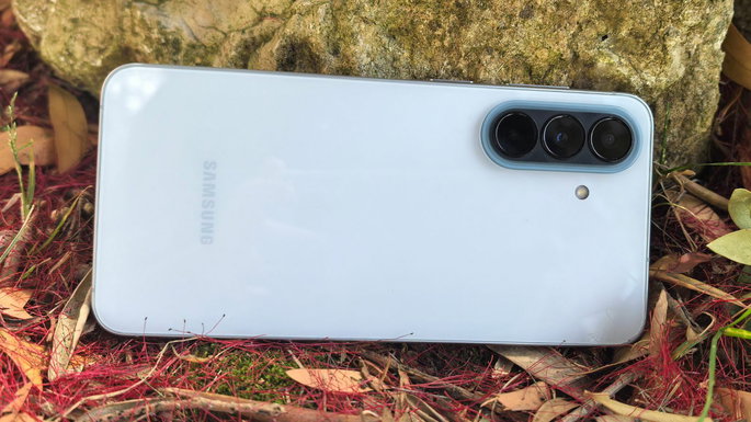 Samsung galaxy A57 resaltado 1