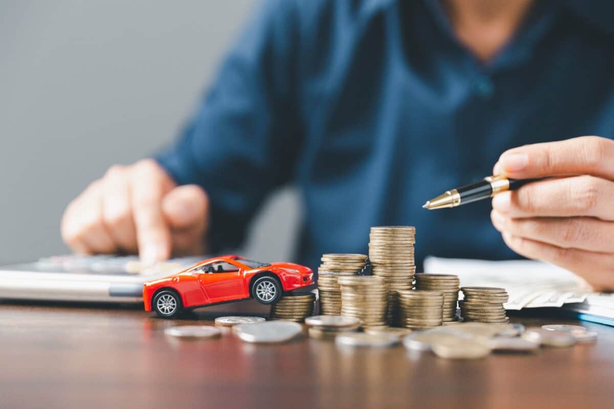 No es el auto ni la casa: ¡esto es lo que te está arruinando la billetera!, auto, automóvil, importado, IUC, mecánico cobrando más