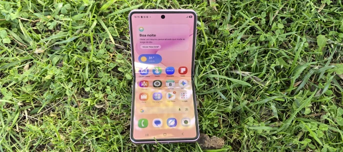 Samsung Galaxy Flip8 abierto