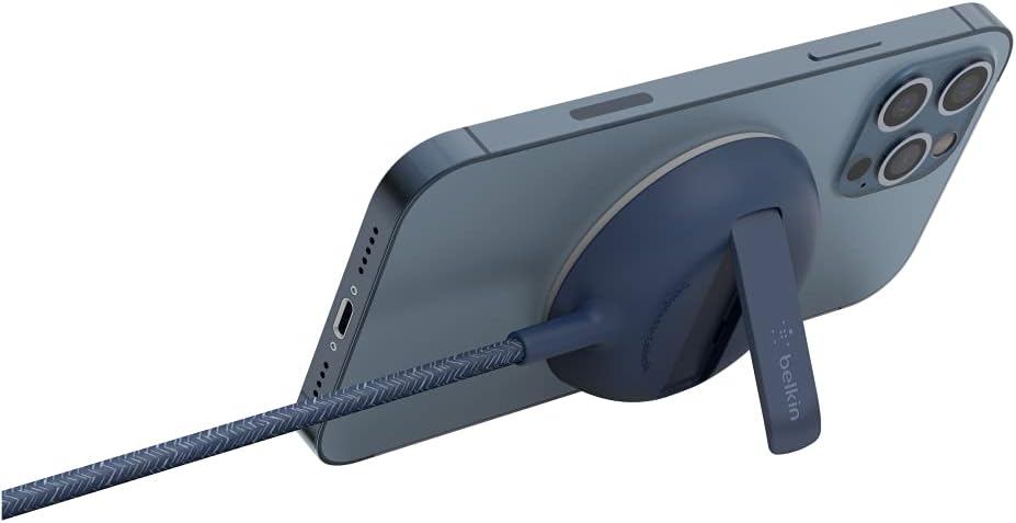 Belkin Portable Wireless Charging Dock with MagSafe (Fast Charge up to 15W, Stand, Compatible with iPhone 14/14 Plus, 13, 12, Pro/Pro Max, Mini Power Supply Not Included), Blue