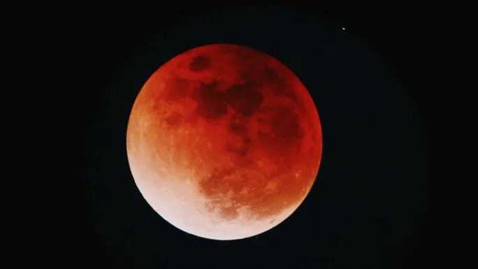 eclipse lunar28agosto
