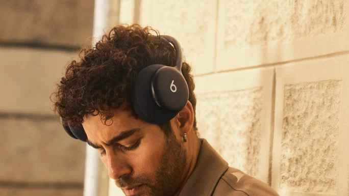 Apple lanza nuevos auriculares en Portugal con hasta 32 horas de autonomía
