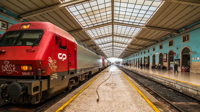Tren de Santa Apolónia