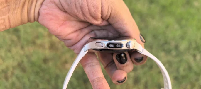 Huawei Watch 6 en mano