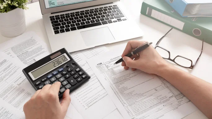 Gobierno anuncia nueva reducción del IRS para 2027