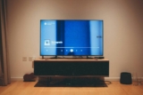 Oculta los cables de tu televisor sin taladrar la pared: ¡eso es todo lo que necesitas!