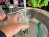 ¿Bebés de agua del grifo? Tienes que usar la regla de cuatro horas