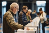 El voto electrónico no es voto en línea. Hay diferencias.