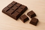 Las barras de chocolate siempre tienen cuadrados marcados. ¿Sabes por qué?