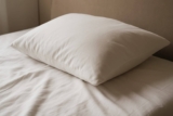 ¿Qué pasa si siempre duermes con la misma almohada?