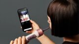 Dyson lanza el cepillo de dientes más atrevido jamás creado (hasta tiene cámara)