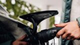 Este es el mejor momento para cargar tu coche eléctrico y ahorrar en tu factura de luz