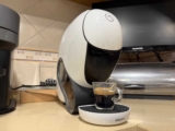 ¿Tu café sabe a quemado? Esto limpiará la máquina y le ahorrará