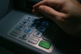 El ataque con spray al teclado del cajero automático: ¡mucho cuidado!