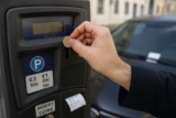 La estafa de las monedas en el parquímetro está regresando y más peligrosa