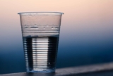 Este dispositivo solar purifica el agua en menos de una hora