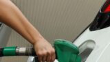 Cuando compras combustible en Portugal, aquí es donde va tu dinero